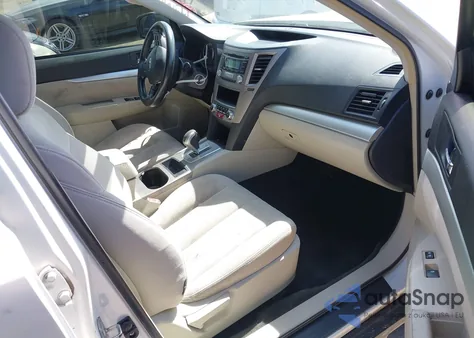 2013 Subaru Outback 2.5I z USA, uszkodzony, nr VIN 4S4BRBAC0D3317814